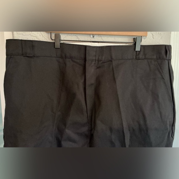 Dickies Men's Black Loose Fit Cargo Shorts (NWT) - Picture 5 of 11
